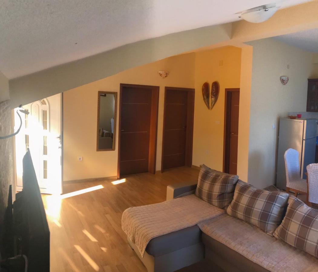 Jovana -- Porodicni Apartmani Igalo Herceg Novi Buitenkant foto