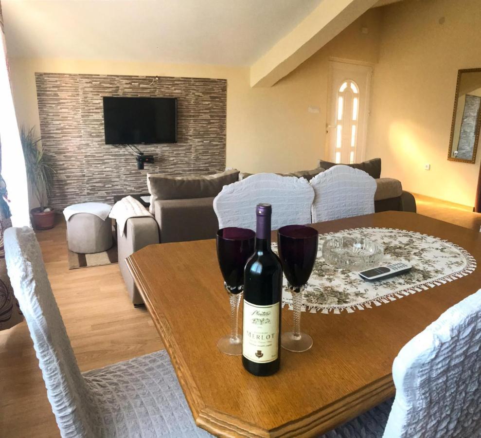Jovana -- Porodicni Apartmani Igalo Herceg Novi Buitenkant foto