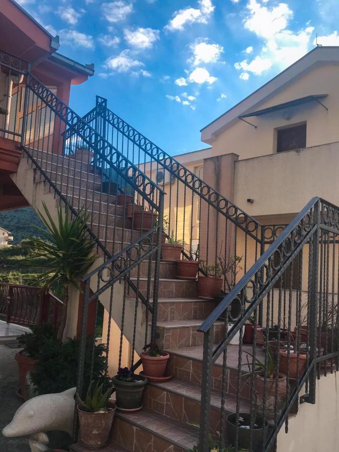Jovana -- Porodicni Apartmani Igalo Herceg Novi Buitenkant foto