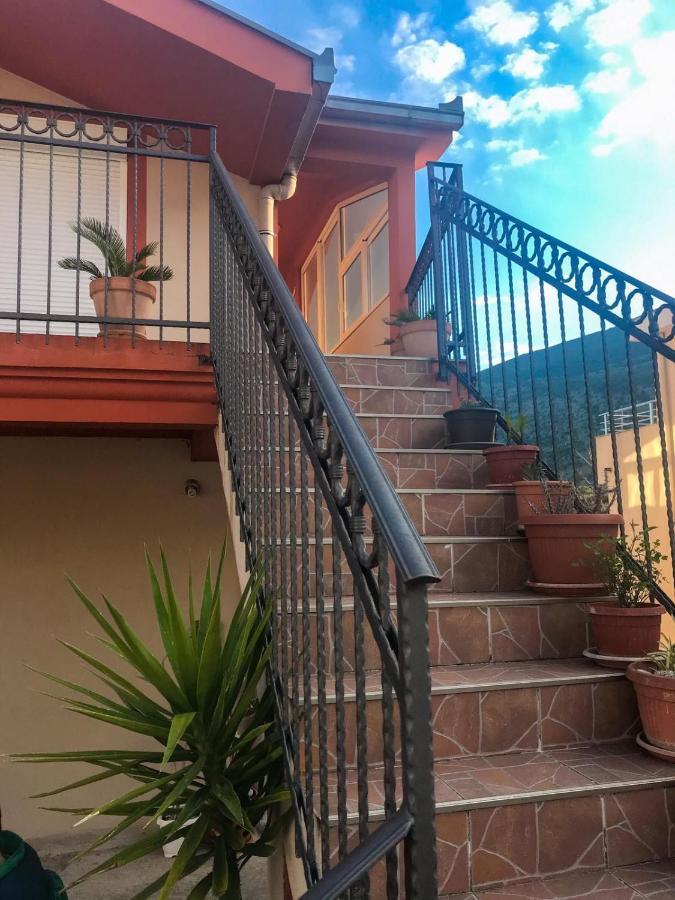 Jovana -- Porodicni Apartmani Igalo Herceg Novi Buitenkant foto